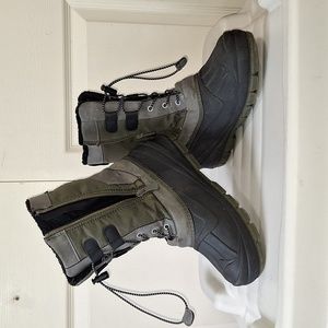 Cat & Jack lace up zip winter snow boots - 6 - blk faux fur / army green canvas